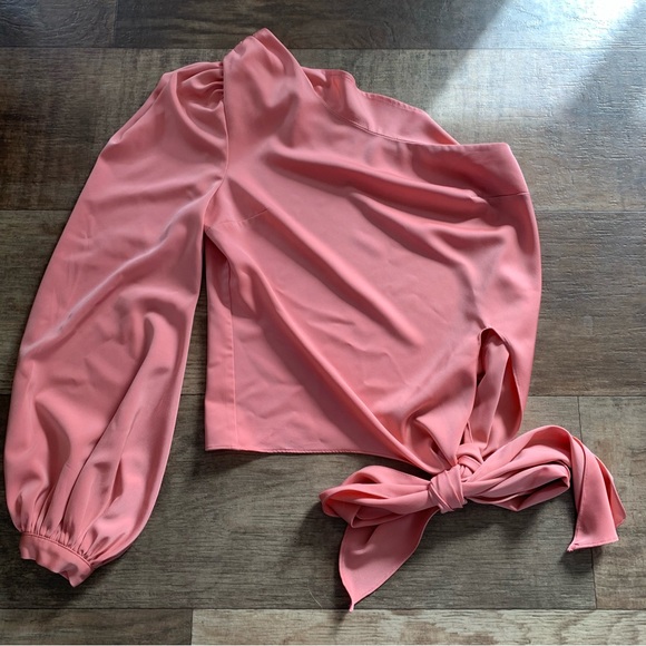 Lovers & Friends Kendall pink single sleeve side tie blouse - Picture 9 of 14